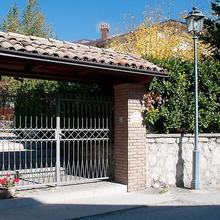 Appartamenti De Sanctis Villetta Barrea Exteriör bild